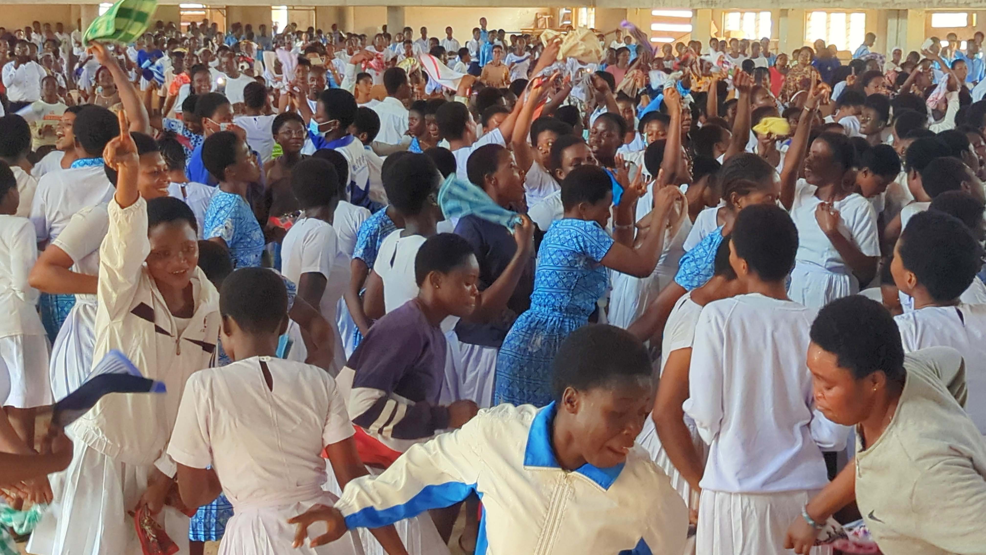  Final-year students engages in five-day prayers and fasting.  cover image